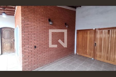 Casa à venda com 300m², 3 quartos e 3 vagas Casa à venda com 300m², 3 quartos e 3 vagasGaragem