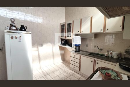 Casa à venda com 300m², 3 quartos e 3 vagas Casa à venda com 300m², 3 quartos e 3 vagasCozinha