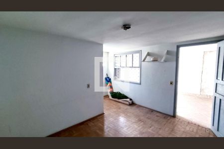Casa à venda com 300m², 3 quartos e 3 vagas Casa à venda com 300m², 3 quartos e 3 vagasQuarto de Serviço