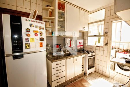 Cozinha de apartamento para alugar com 3 quartos, 90m² em Nova Suíça, Belo Horizonte