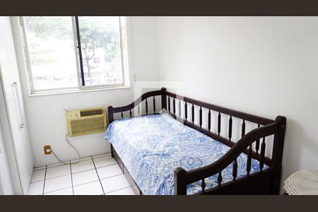 Quarto 1 de apartamento para alugar com 2 quartos, 48m² em Camorim, Rio de Janeiro