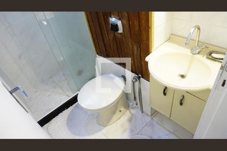 Banheiro Social de apartamento à venda com 2 quartos, 48m² em Camorim, Rio de Janeiro