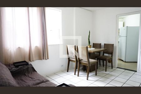 Sala de apartamento para alugar com 2 quartos, 48m² em Camorim, Rio de Janeiro