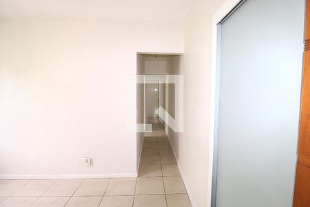 Corredor de apartamento para alugar com 2 quartos, 58m² em Todos Os Santos, Rio de Janeiro