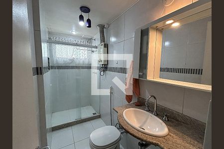 Banheiro de apartamento para alugar com 2 quartos, 58m² em Todos Os Santos, Rio de Janeiro