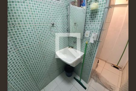 Banheiro de apartamento para alugar com 1 quarto, 29m² em Itararé, São Vicente