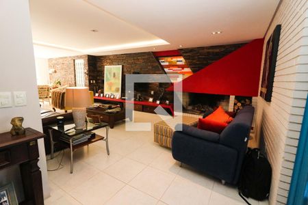 Sala de casa à venda com 3 quartos, 328m² em Medianeira, Porto Alegre