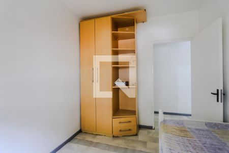 Quarto 2 de apartamento para alugar com 2 quartos, 55m² em Jardim Itu, Porto Alegre