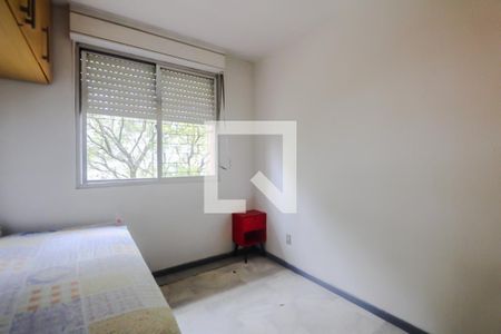 Quarto 2 de apartamento para alugar com 2 quartos, 55m² em Jardim Itu, Porto Alegre