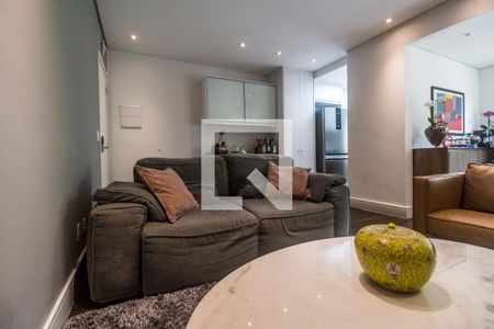 Sala de TV de apartamento à venda com 2 quartos, 73m² em Tamboré, Santana de Parnaíba