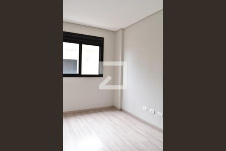 Suíte de apartamento para alugar com 2 quartos, 55m² em Boa Vista, Curitiba