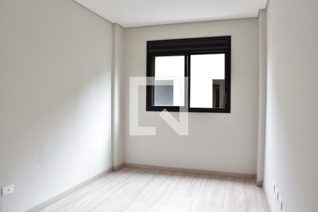 Suíte de apartamento para alugar com 2 quartos, 55m² em Boa Vista, Curitiba