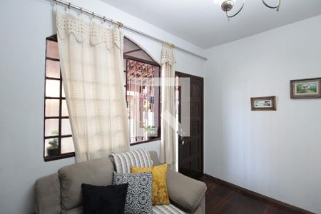 Sala de casa de condomínio à venda com 2 quartos, 60m² em Santa Branca, Belo Horizonte