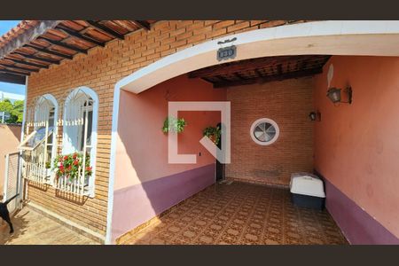 Casa à venda com 163m², 2 quartos e 1 vaga Casa à venda com 163m², 2 quartos e 1 vagaÁrea externa