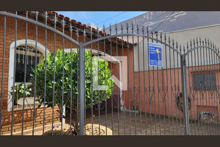 Casa à venda com 163m², 2 quartos e 1 vaga Casa à venda com 163m², 2 quartos e 1 vagaFachada