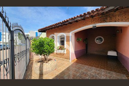 Casa à venda com 163m², 2 quartos e 1 vaga Casa à venda com 163m², 2 quartos e 1 vagaÁrea externa