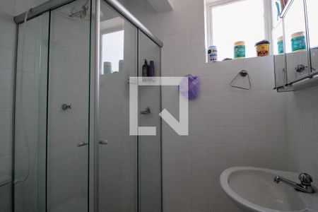 Banheiro  de apartamento à venda com 2 quartos, 65m² em Lagoinha, Belo Horizonte