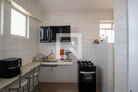 Cozinha de apartamento à venda com 2 quartos, 65m² em Lagoinha, Belo Horizonte