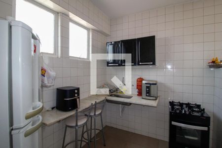 Cozinha de apartamento à venda com 2 quartos, 65m² em Lagoinha, Belo Horizonte