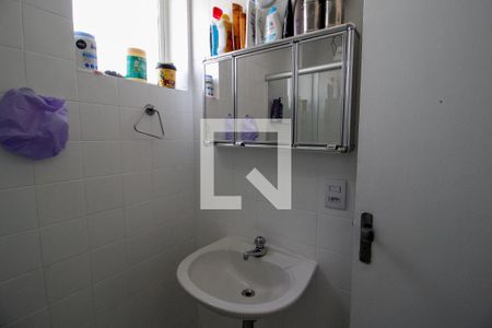 Banheiro  de apartamento à venda com 2 quartos, 65m² em Lagoinha, Belo Horizonte