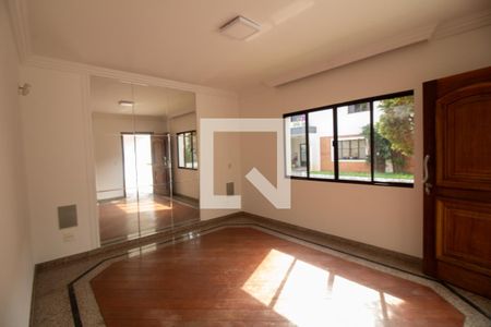 Sala de casa para alugar com 2 quartos, 2093m² em Campo Belo, São Paulo