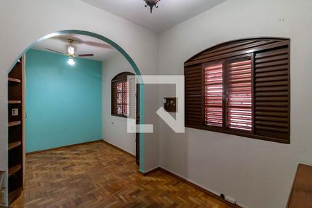 Quarto de casa à venda com 4 quartos, 400m² em Carlos Prates, Belo Horizonte