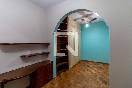 Quarto de casa à venda com 4 quartos, 400m² em Carlos Prates, Belo Horizonte