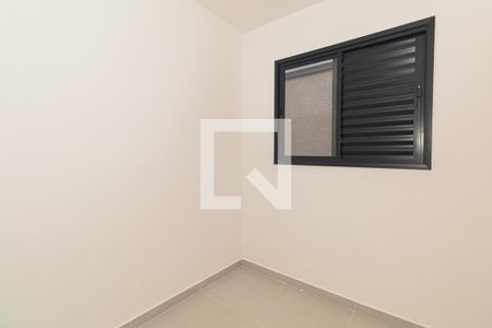 Quarto 1 de apartamento para alugar com 2 quartos, 40m² em Vila Nivi, São Paulo