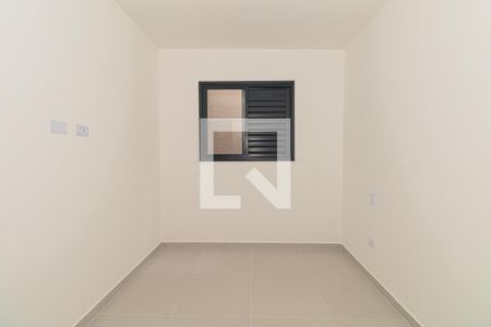 Quarto 2 de apartamento para alugar com 2 quartos, 40m² em Vila Nivi, São Paulo