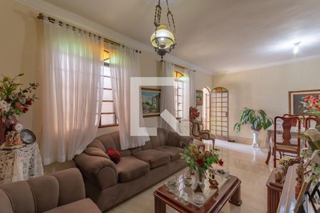 Sala de casa à venda com 3 quartos, 120m² em Santa Amélia, Belo Horizonte