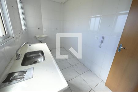 Cozinha de apartamento para alugar com 2 quartos, 67m² em Residencial Guarema, Goiânia