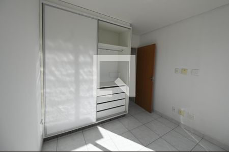 Quarto 2 de apartamento para alugar com 2 quartos, 67m² em Residencial Guarema, Goiânia