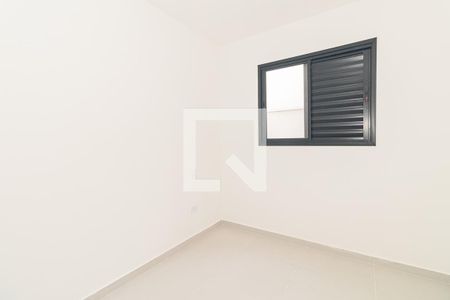 Quarto 2 de apartamento para alugar com 2 quartos, 41m² em Vila Nivi, São Paulo