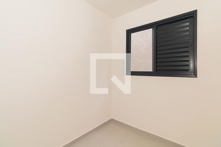 Quarto 1 de apartamento para alugar com 2 quartos, 41m² em Vila Nivi, São Paulo