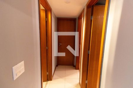 Corredor  de apartamento à venda com 3 quartos, 120m² em Ingá, Niterói