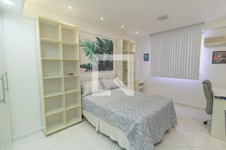 Quarto 2 de apartamento à venda com 4 quartos, 120m² em Grajaú, Rio de Janeiro