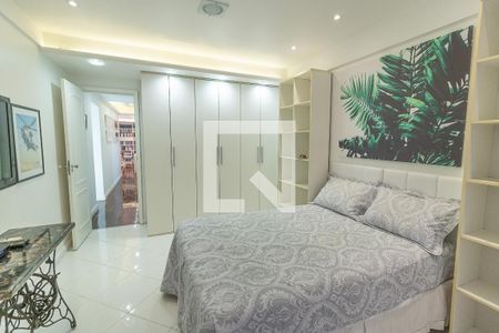 Quarto 2 de apartamento à venda com 4 quartos, 120m² em Grajaú, Rio de Janeiro