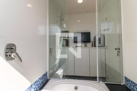 Apartamento para alugar com 160m², 4 quartos e 2 vagas Apartamento para alugar com 160m², 4 quartos e 2 vagasSuíte - Banheiro