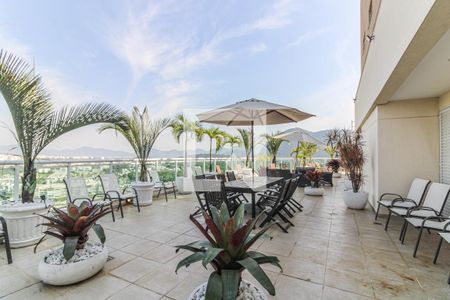 Apartamento para alugar com 160m², 4 quartos e 2 vagas Apartamento para alugar com 160m², 4 quartos e 2 vagasTerraço - Bromélia Imperial