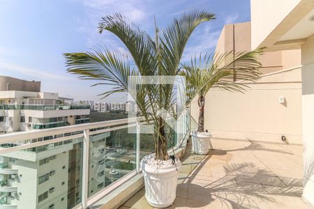 Apartamento para alugar com 160m², 4 quartos e 2 vagas Apartamento para alugar com 160m², 4 quartos e 2 vagasTerraço - Palmeiras Triangulares