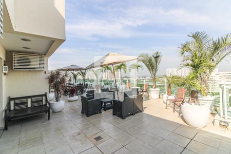 Apartamento para alugar com 160m², 4 quartos e 2 vagas Apartamento para alugar com 160m², 4 quartos e 2 vagasVaranda e Terraço