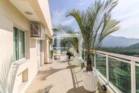 Apartamento para alugar com 160m², 4 quartos e 2 vagas Apartamento para alugar com 160m², 4 quartos e 2 vagasVaranda e Terraço