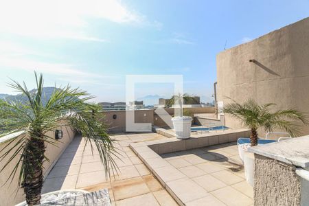 Apartamento para alugar com 160m², 4 quartos e 2 vagas Apartamento para alugar com 160m², 4 quartos e 2 vagasTerraço - Palmeira Fênix