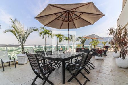 Apartamento para alugar com 160m², 4 quartos e 2 vagas Apartamento para alugar com 160m², 4 quartos e 2 vagasVaranda e Terraço