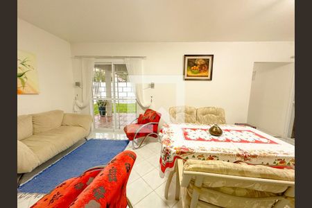 Sala de TV de casa para alugar com 3 quartos, 110m² em Canasvieiras, Florianópolis
