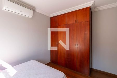 Quarto de apartamento à venda com 3 quartos, 150m² em Nova Suíça, Belo Horizonte