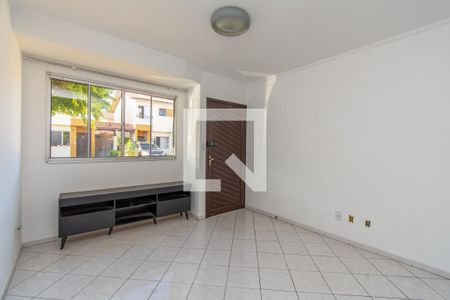 Sala de casa de condomínio para alugar com 2 quartos, 80m² em Jardim Flor do Campo, Guarulhos