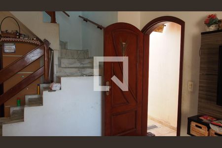 Casa à venda com 100m², 3 quartos e 2 vagasSala