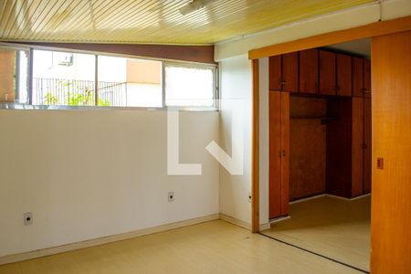 Quarto integrado de apartamento à venda com 1 quarto, 92m² em Partenon, Porto Alegre