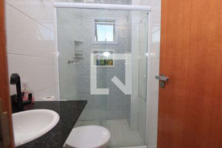 Banheiro de apartamento à venda com 2 quartos, 54m² em Vila Carrão, São Paulo